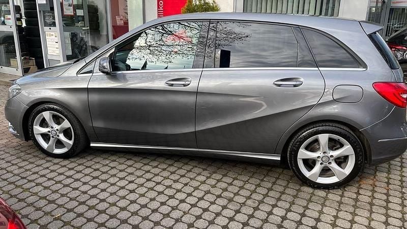 Second-hand Mercedes B200 156 CP (114 kW) 2012 Gri Monovolum
