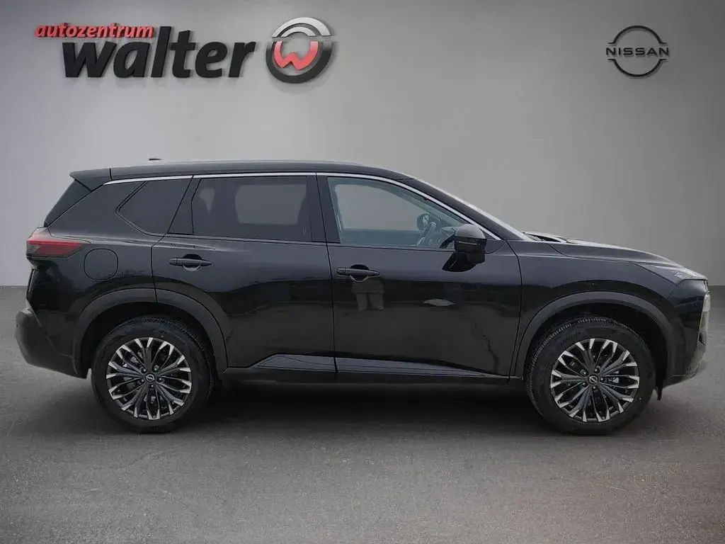 Neu Nissan X-Trail 163 PS (119 kW) 2025 Schwarz SUV