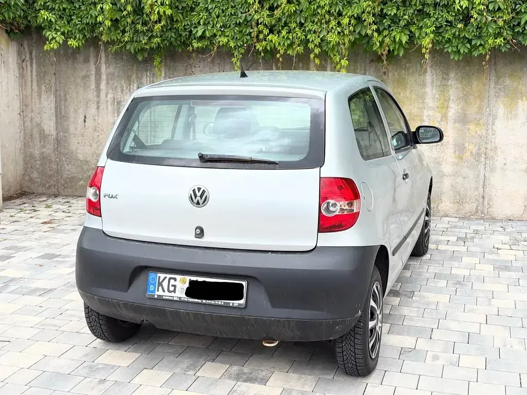Gebraucht VW Fox 54 PS (39 kW) 2008 Grau Kleinwagen