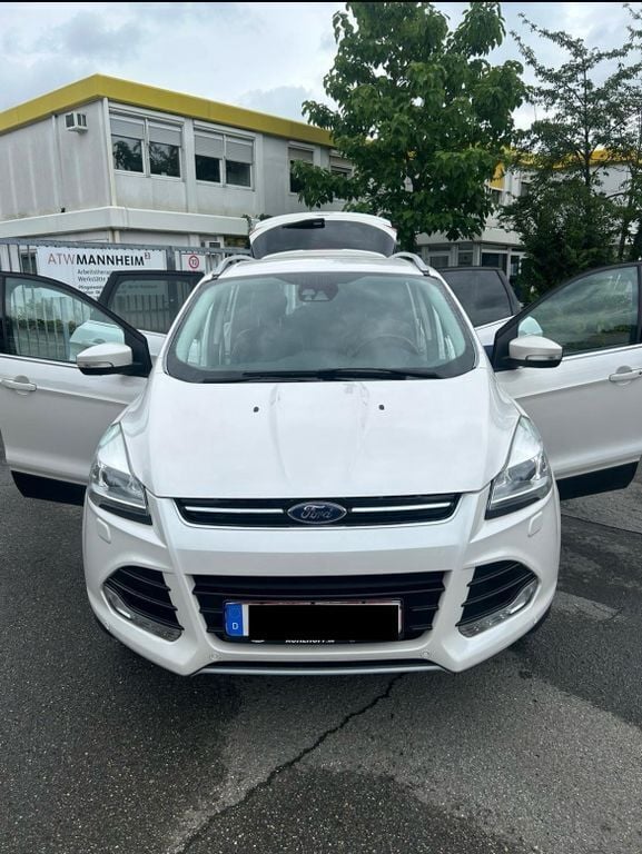 Weiß Gebraucht 2014 Ford Kuga Titanium SUV | 14.000 € (Fairer Preis) - Bild 1/4