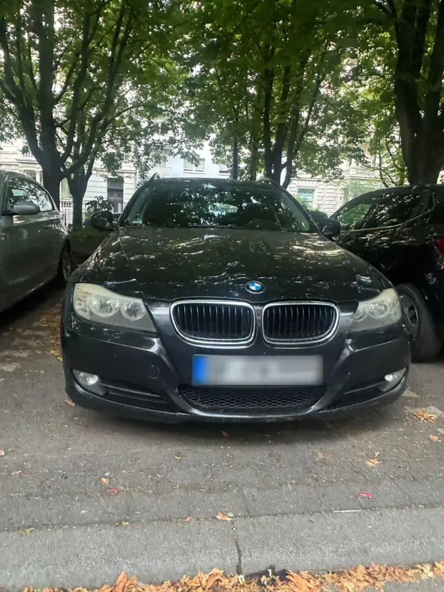 Gebraucht BMW 320 184 PS (135 kW) 2009 Schwarz Kombi