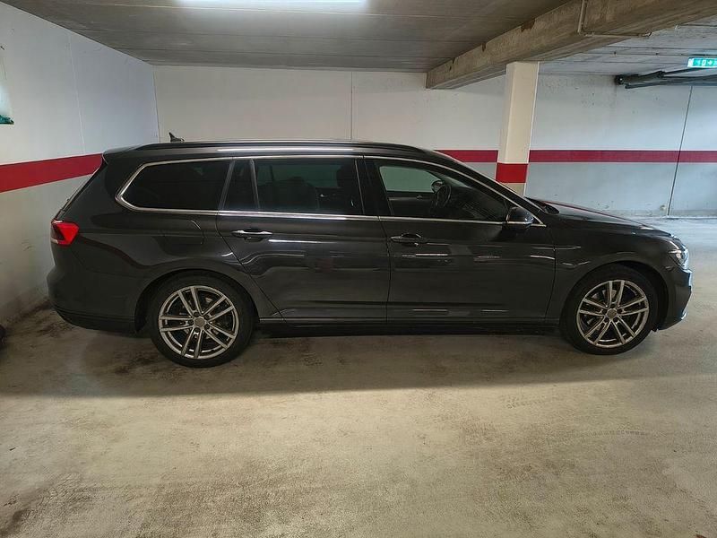 Gebraucht VW Passat Business 150 PS (110 kW) 2020 Grau Kombi