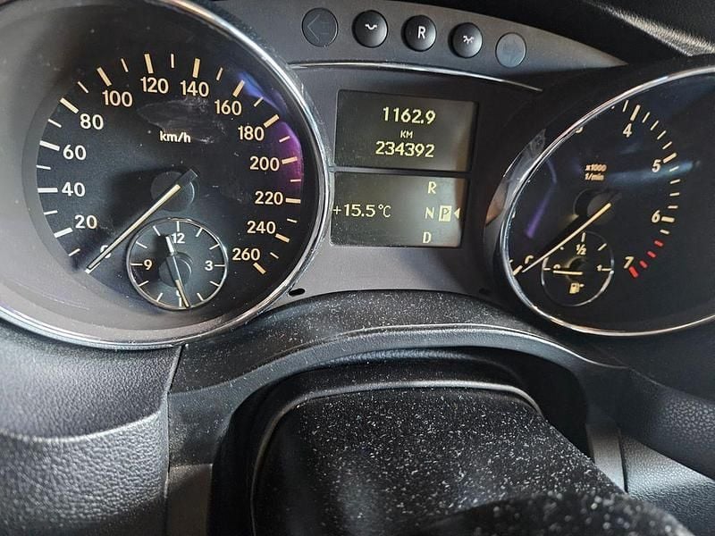 Schwarz Gebraucht 2008 Mercedes R350 Van / Kleinbus | 6.200 € (Fairer Preis) - Bild 1/4