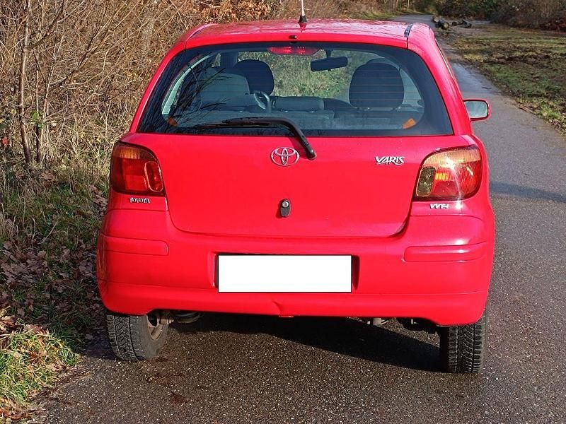 Gebraucht Toyota Yaris Sol 65 PS (47 kW) 2004 Rot Limousine