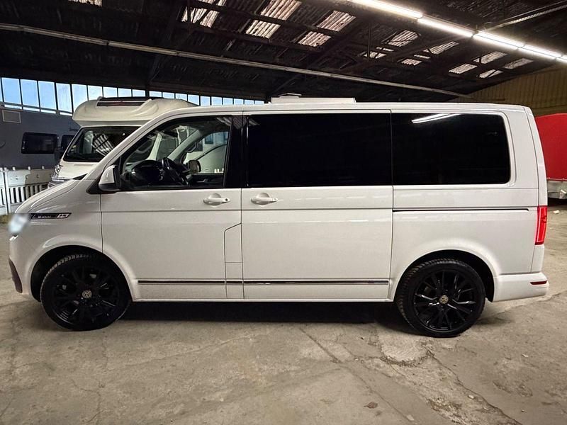 Gebraucht VW Multivan Generation Six 150 PS (110 kW) 2021 Weiß Van