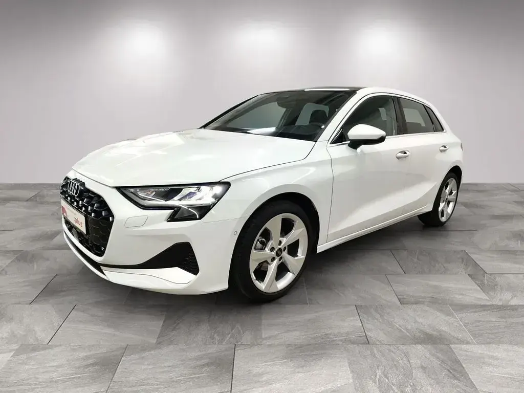Gebraucht Audi A3 Advanced Plus 116 PS (85 kW) 2025 Gletscherweiß metallic Limousine
