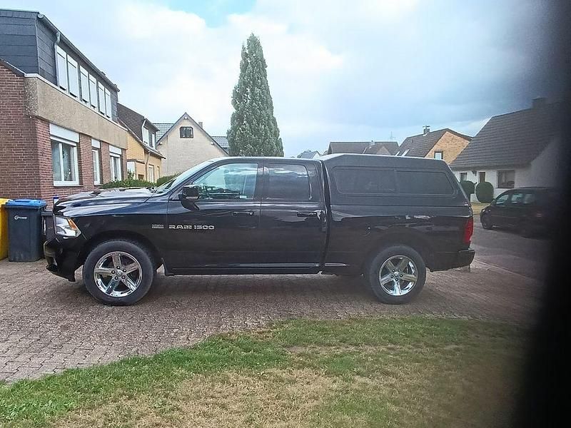 Schwarz Gebraucht 2012 Dodge Ram Abholung | 25.100 € - Bild 1/4