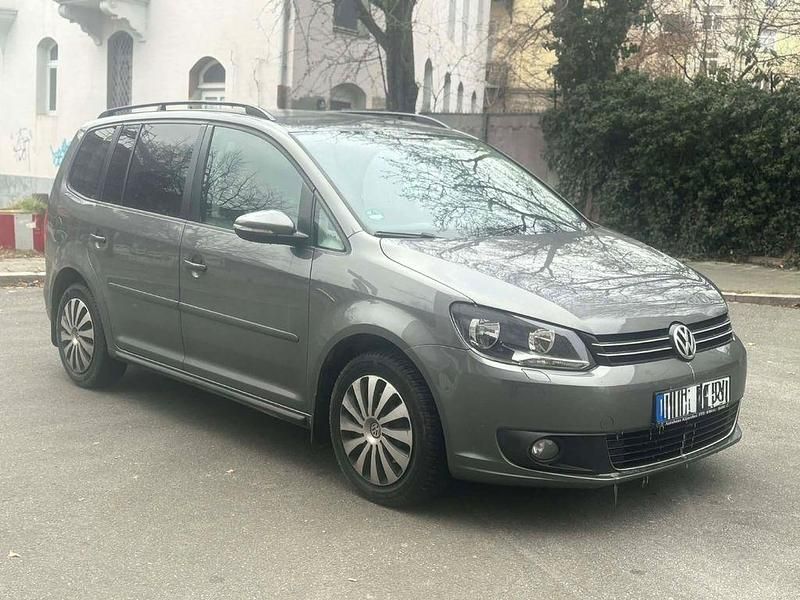 Grau Gebraucht 2010 VW Touran Van / Kleinbus | 4.500 € (Etwas zu teuer) - Bild 1/4