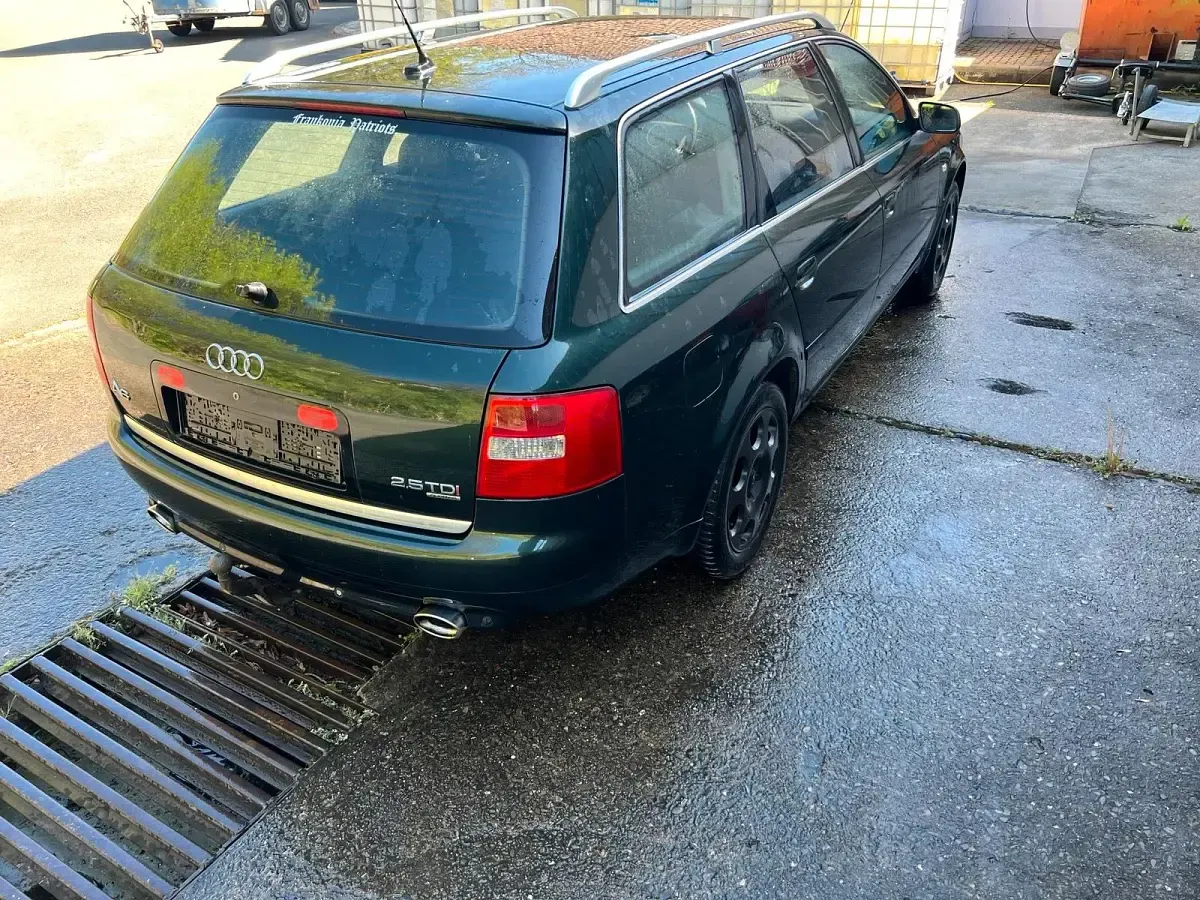 Gebraucht Audi A6 180 PS (132 kW) 2002 Grün Kombi