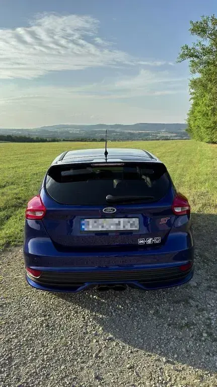 Gebraucht Ford Focus ST 250 PS (183 kW) 2016 Blau Limousine