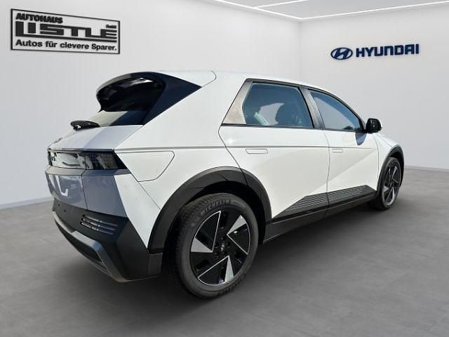 Neu Hyundai Ioniq Basis 125 kW (170 PS) 2026 Weiss Kleinwagen