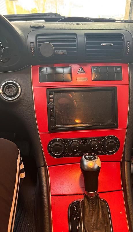 Gebraucht Mercedes C180 143 PS (105 kW) 2006 Silber Coupé