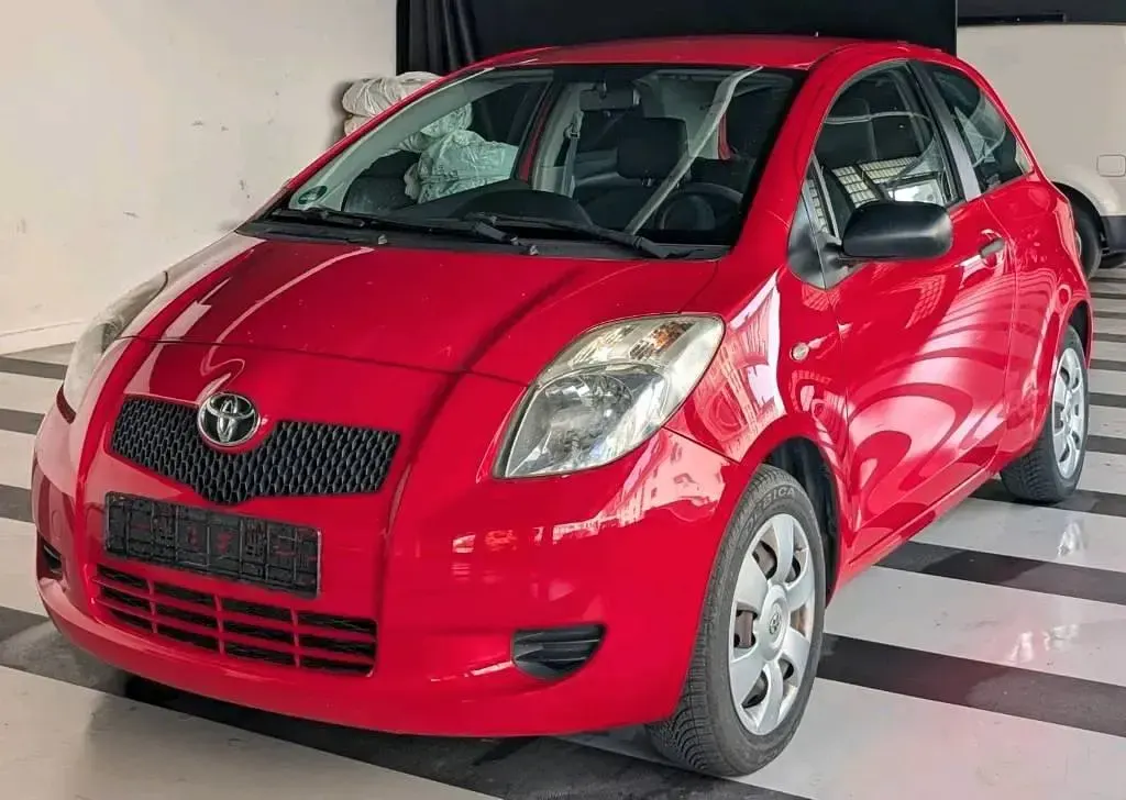 Gebraucht Toyota Yaris 70 PS (51 kW) 2007 Rot Kleinwagen