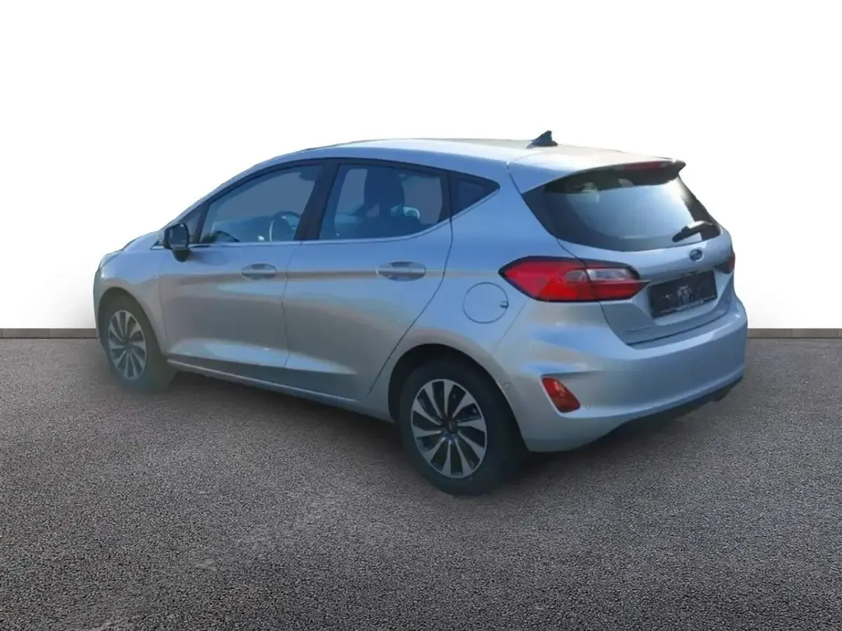 Gebraucht Ford Fiesta Titanium 125 PS (91 kW) 2023 Polarsilber metallic Kleinwagen