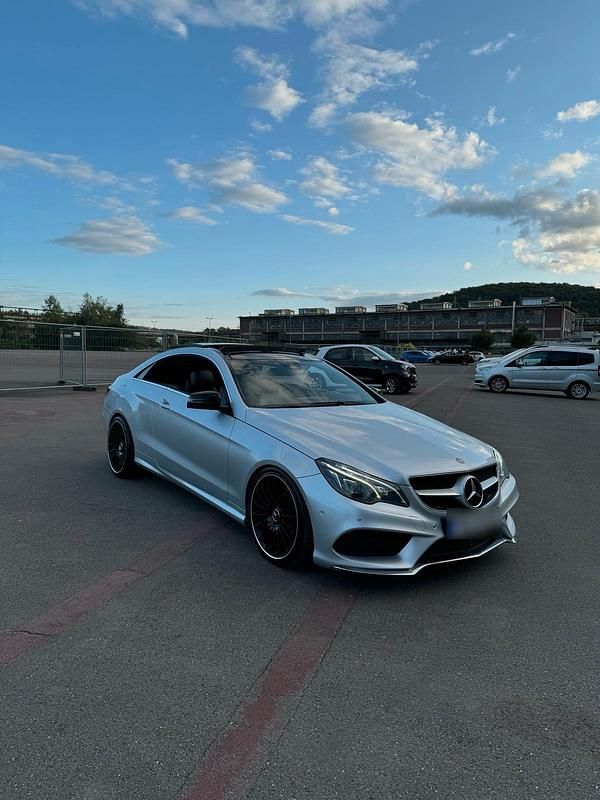 Gebraucht Mercedes E350 AMG line 252 PS (185 kW) 2013 Coupé