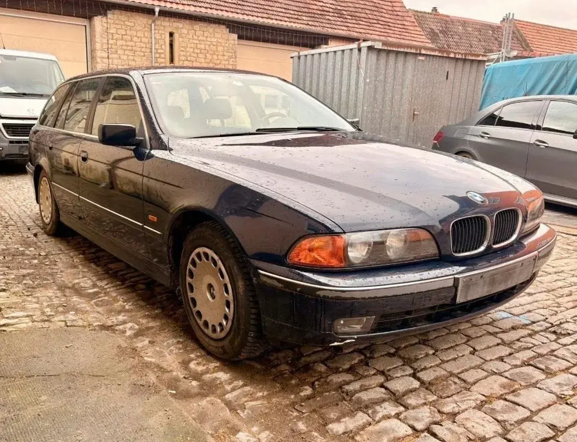 Second-hand BMW 520 150 CP (110 kW) 1997 Albastru Break