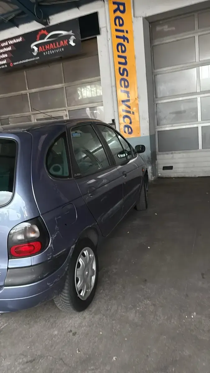 Gebraucht Renault Scénic 80 PS (58 kW) 1999 Grün Van / Kleinbus