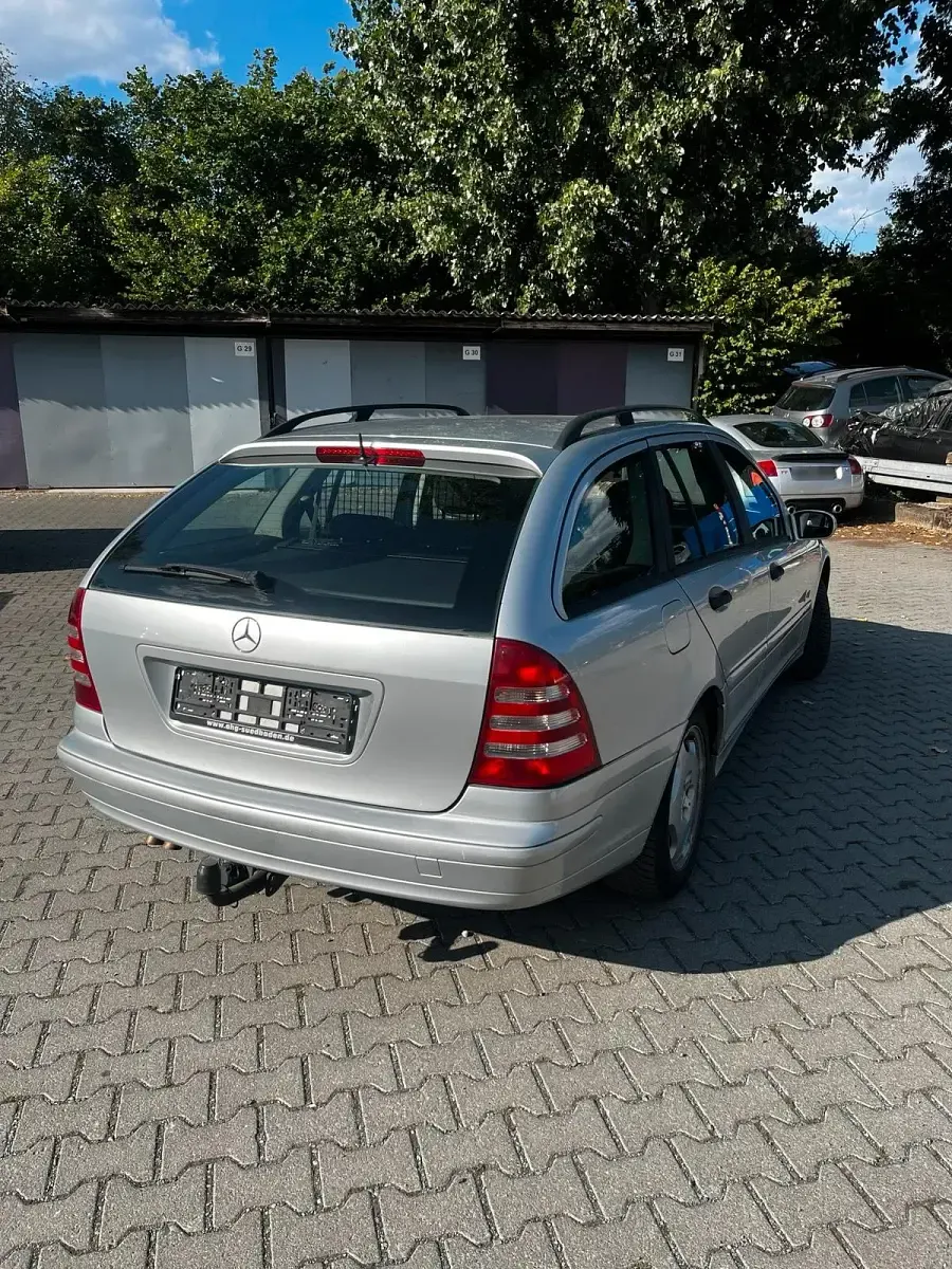 Gebraucht Mercedes C220 150 PS (110 kW) 2006 Silber Kombi