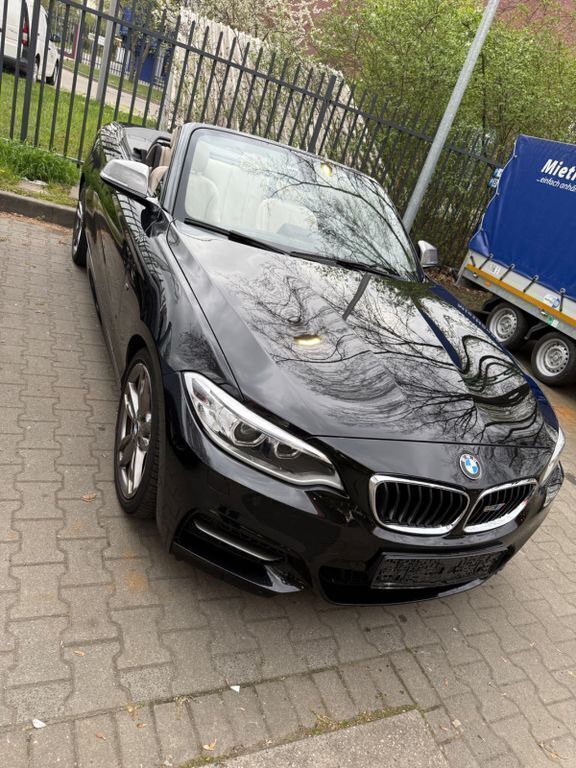Schwarz Gebraucht 2016 BMW M235 Sport Line Cabrio | 22.800 € (Guter Preis) - Bild 1/4