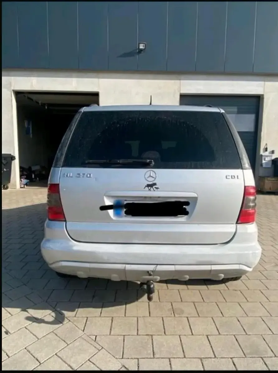 Gebraucht Mercedes ML270 163 PS (119 kW) 2004 Grau SUV