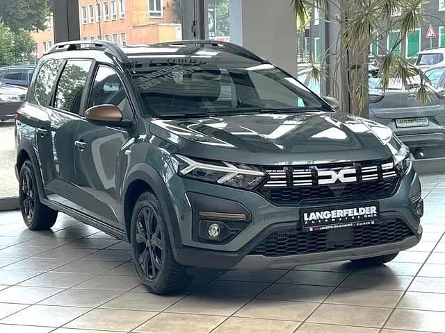 Oxidgrün Gebraucht 2023 Dacia Jogger Extreme Van / Kleinbus | 19.999 € (Fairer Preis) - Bild 1/4