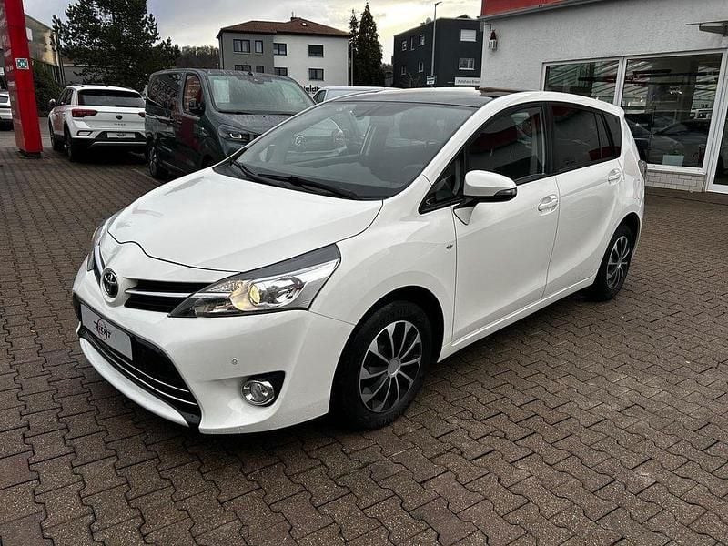 Gebraucht Toyota Verso 147 PS (108 kW) 2013 Weiß Van / Kleinbus