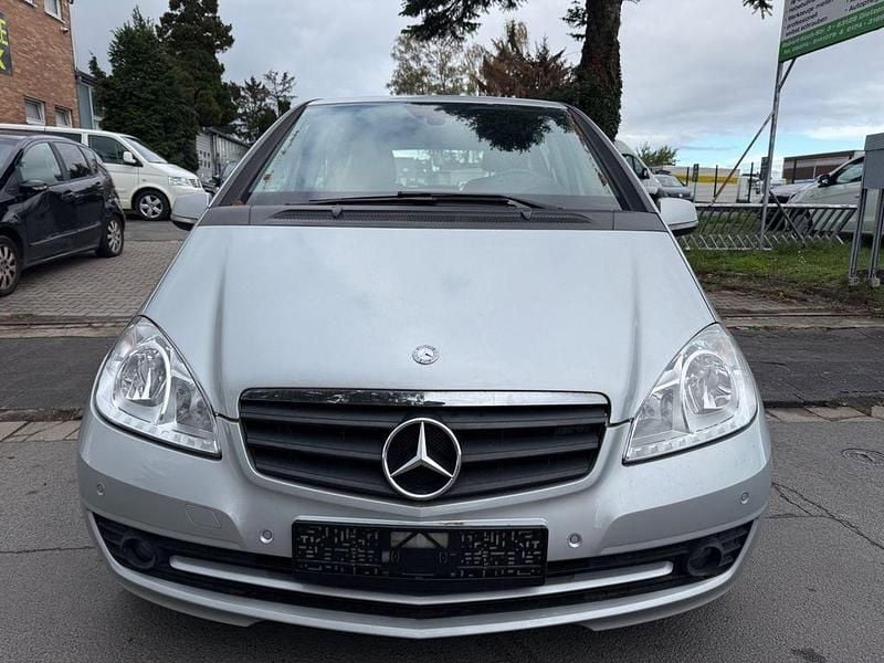 Gebraucht Mercedes A160 95 PS (69 kW) 2011 Silber Van / Kleinbus