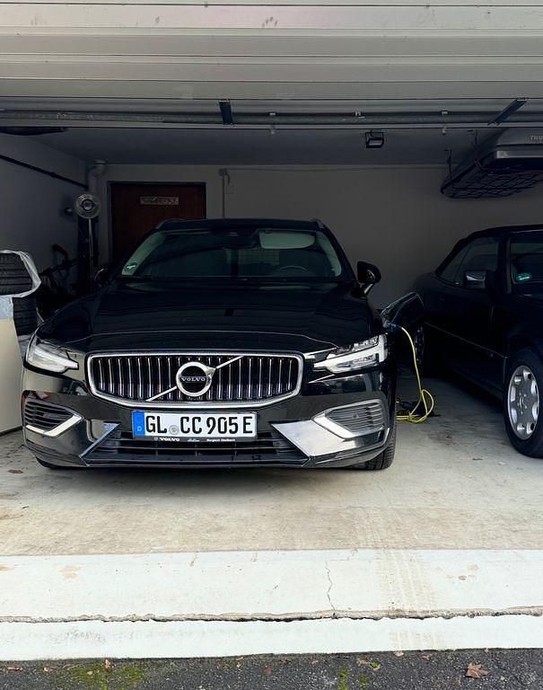 Gebraucht Volvo V60 Plus 349 PS (256 kW) 2023 Schwarz Kombi