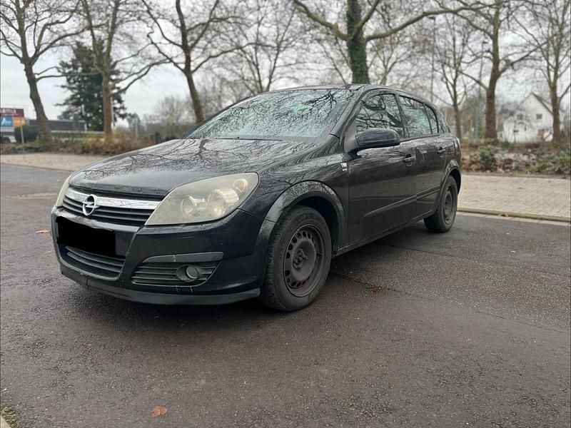 Schwarz Gebraucht 2005 Opel Astra Kombi | 800 € - Bild 1/4
