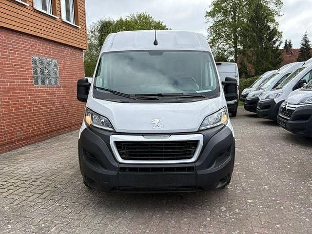 Gebraucht Peugeot Boxer 140 PS (102 kW) 2024 Weiß Van