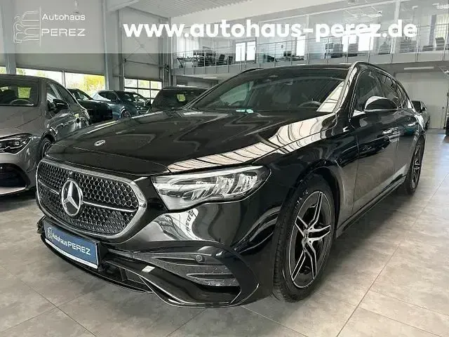 Używany Mercedes E200 AMG 204 KM (150 kW) 2023 Czarny Kombi