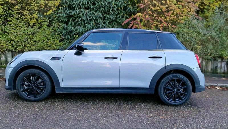 Second-hand Mini Cooper S Classic 178 CP (130 kW) 2022 Argintiu Hatchback