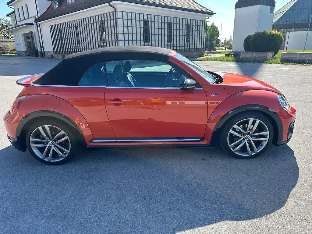 Używany VW Beetle R-line 220 KM (161 kW) 2018 Pomarańczowy Hatchback