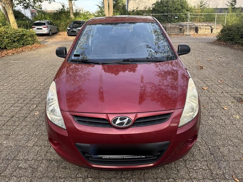 Rot Gebraucht 2009 Hyundai i20 Classic Kleinwagen | 3.200 € (Fairer Preis) - Bild 1/4