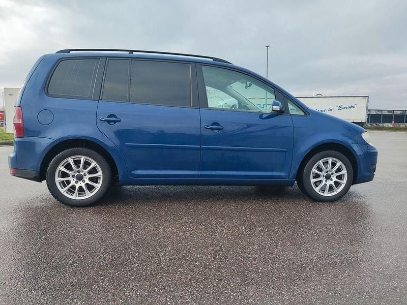 Gebraucht VW Touran 140 PS (102 kW) 2008 Blau Van / Kleinbus