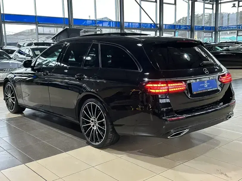 Gebraucht Mercedes E300 AMG line 286 PS (210 kW) 2021 Schwarz Kombi