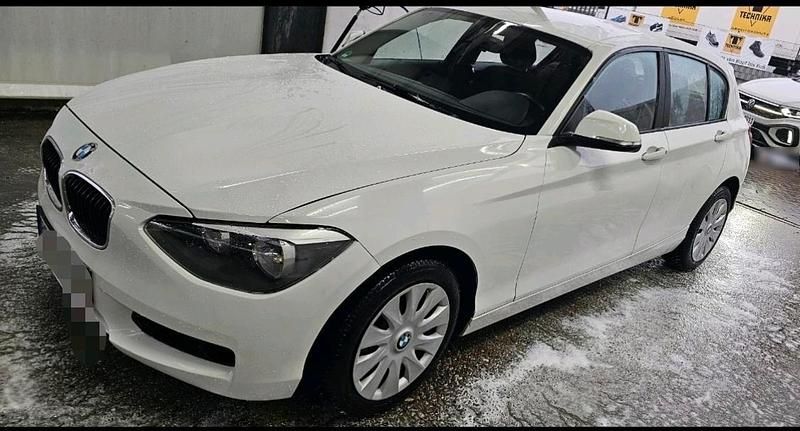 Gebraucht BMW 114 102 PS (75 kW) 2012 Weiß Kleinwagen