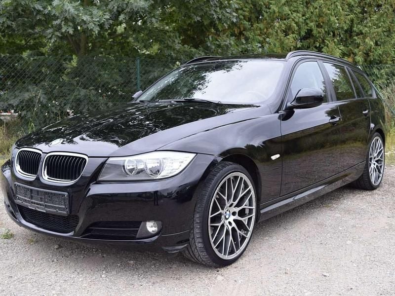 Schwarz Gebraucht 2012 BMW 320 Comfort Edition Kombi | 5.500 € (Guter Preis) - Bild 1/4