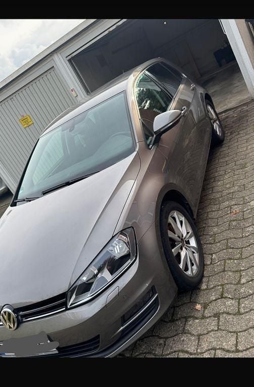 Grau Gebraucht 2013 VW Golf VII Comfortline Limousine | 5.899 € (Superpreis) - Bild 1/4