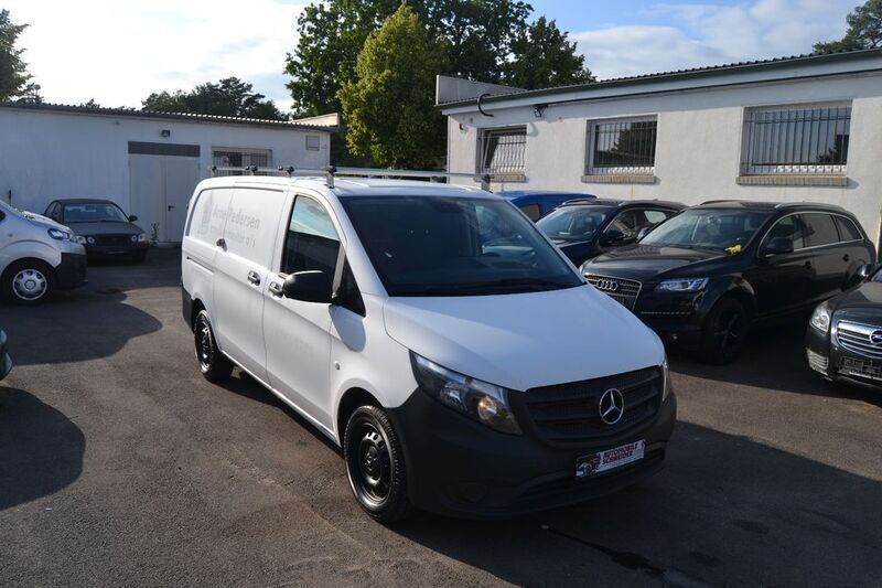 Weiß Gebraucht 2018 Mercedes Vito Van / Kleinbus | 8.600 € (Superpreis) - Bild 1/4