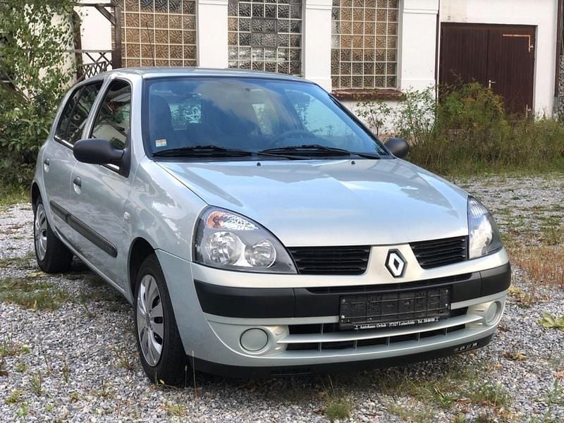 Grau Gebraucht 2004 Renault Clio II Kleinwagen | 2.590 € (Guter Preis) - Bild 1/4