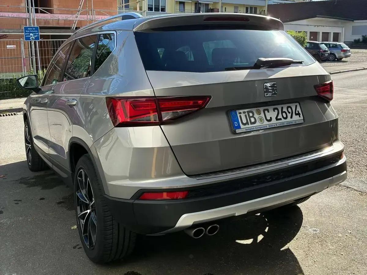 Gebraucht Seat Ateca XCELLENCE 150 PS (110 kW) 2018 Silber SUV
