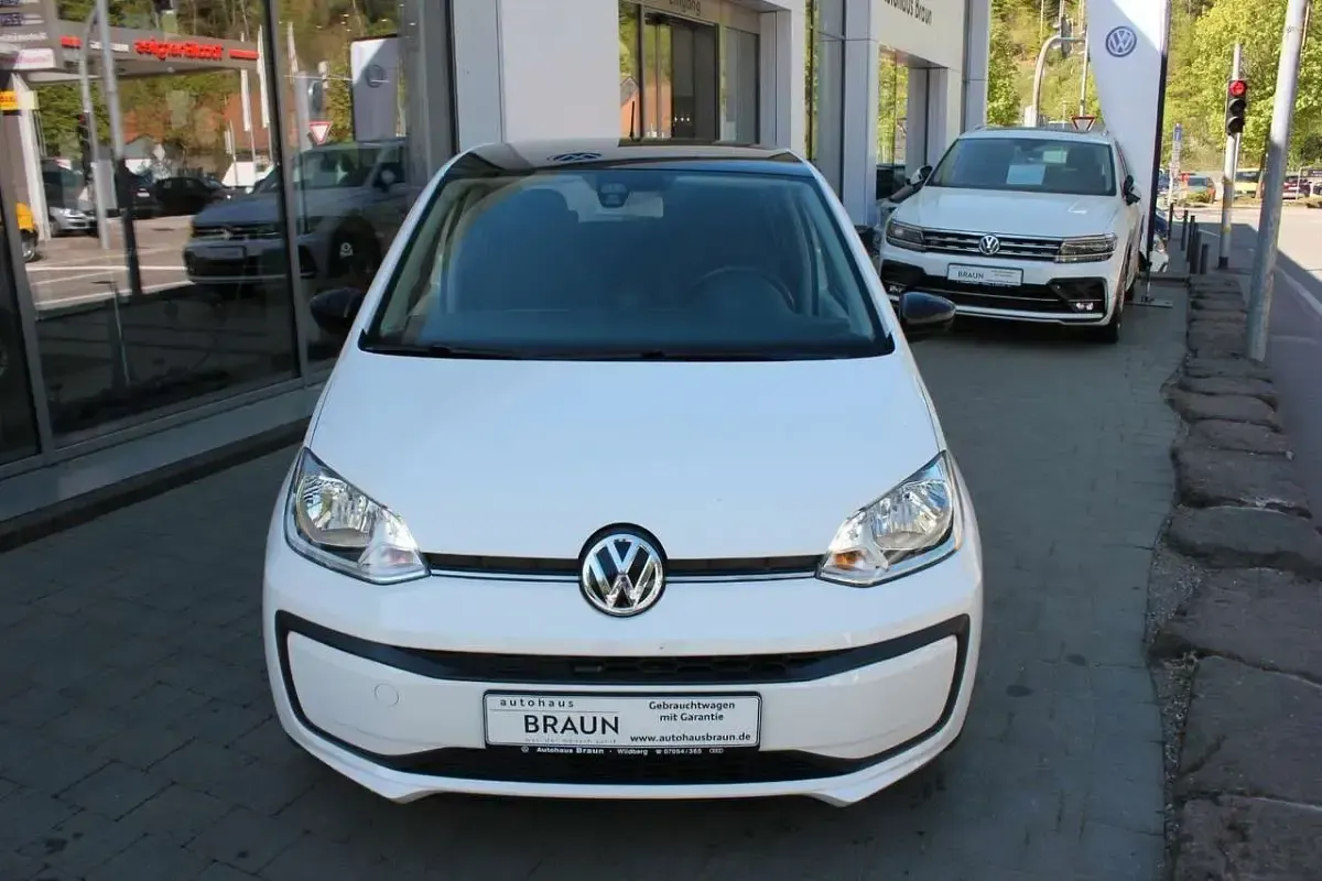 Gebraucht VW up! IQ Drive 75 PS (55 kW) 2019 White7black Kleinwagen