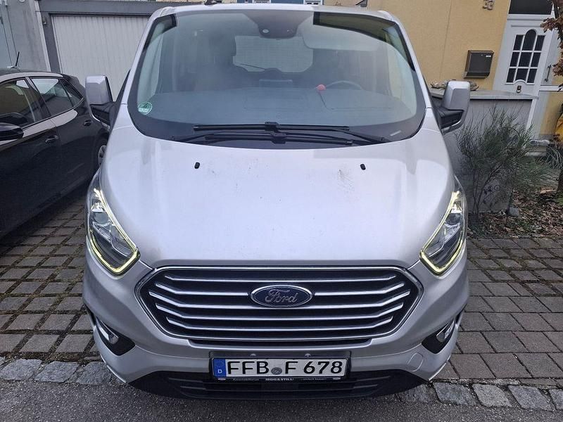 Gebraucht Ford Tourneo 131 PS (96 kW) 2019 Grau Van / Kleinbus