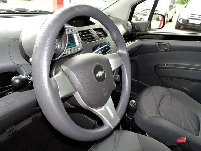 Gebraucht Chevrolet Spark Cool 68 PS (50 kW) 2010 Silber metallic Kleinwagen