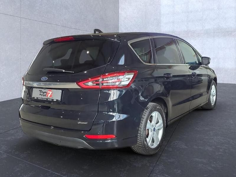 Gebraucht Ford S-MAX Titanium 190 PS (139 kW) 2023 Schwarz Van / Kleinbus