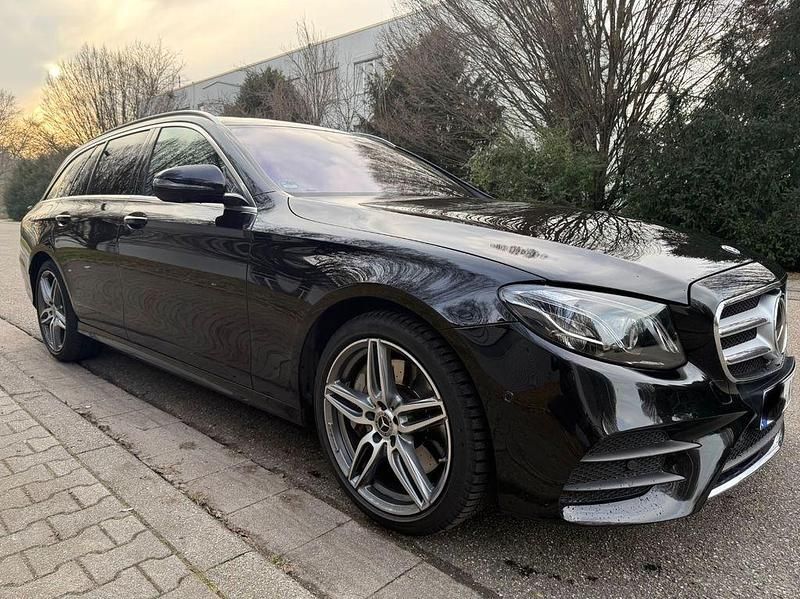 Gebraucht Mercedes E450 AMG line 367 PS (269 kW) 2018 Schwarz Limousine