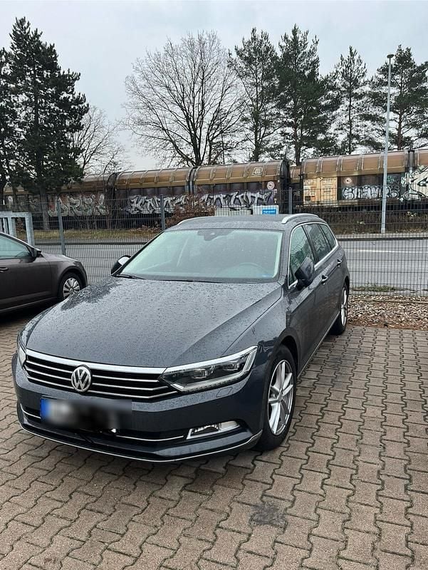 Grau Gebraucht 2016 VW Passat Kombi | 10.500 € (Fairer Preis) - Bild 1/4