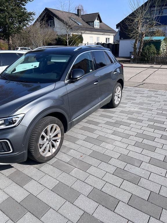 Gebraucht VW T-Roc Life 150 PS (110 kW) 2023 Grau SUV