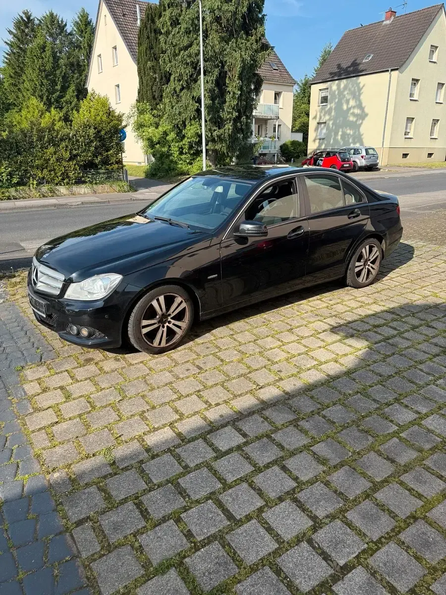 Gebraucht Mercedes 180 156 PS (114 kW) 2011 Schwarz Limousine